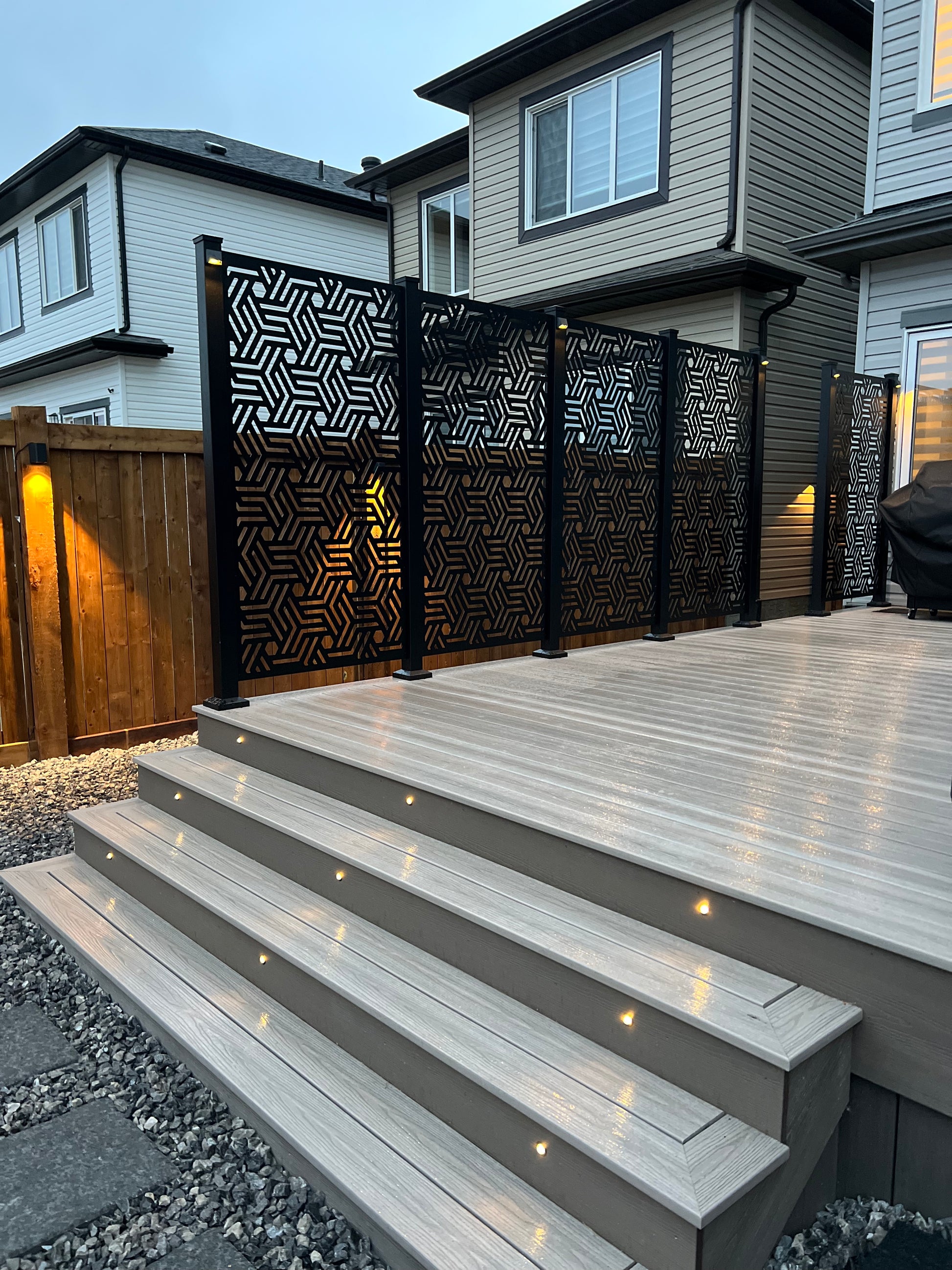 Privacy Screen - LUX